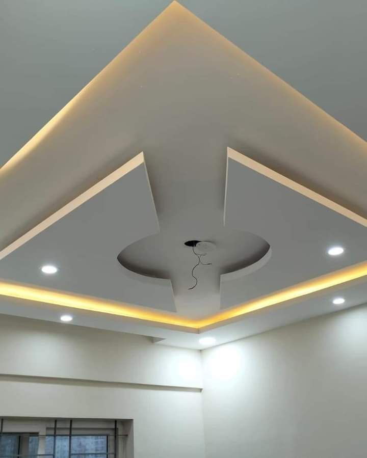 Cove ceiling with spotlights